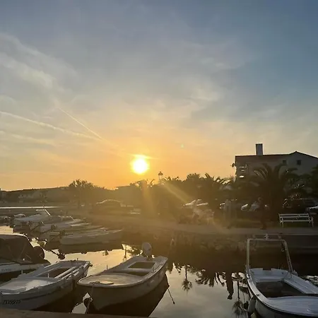 S Vyhledem Na 아파트 *