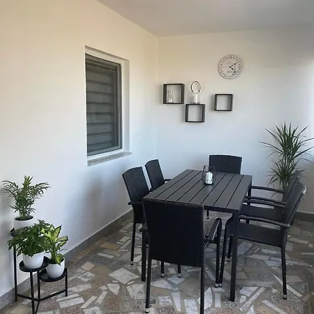 S Vyhledem Na Apartament